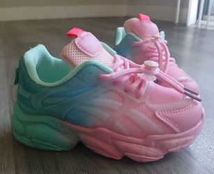 Girl's Sneakers