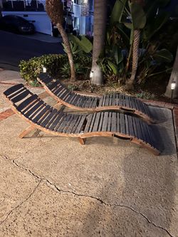 FREE Wooden Outdoor Chaise Lounge chairs patio furniture Set of 2
