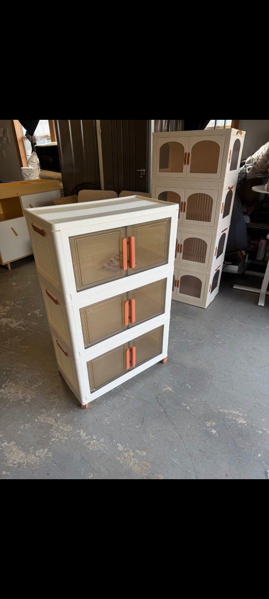 3-tier plastic storage bin with lid, 32.9 gallons per tier 16.5 X 16 X 29.5 IN Stackable containers on wheels, magnetic doors, folding boxes Foldable 