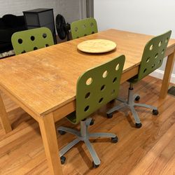 Dinning Room Table And 4 Chairs