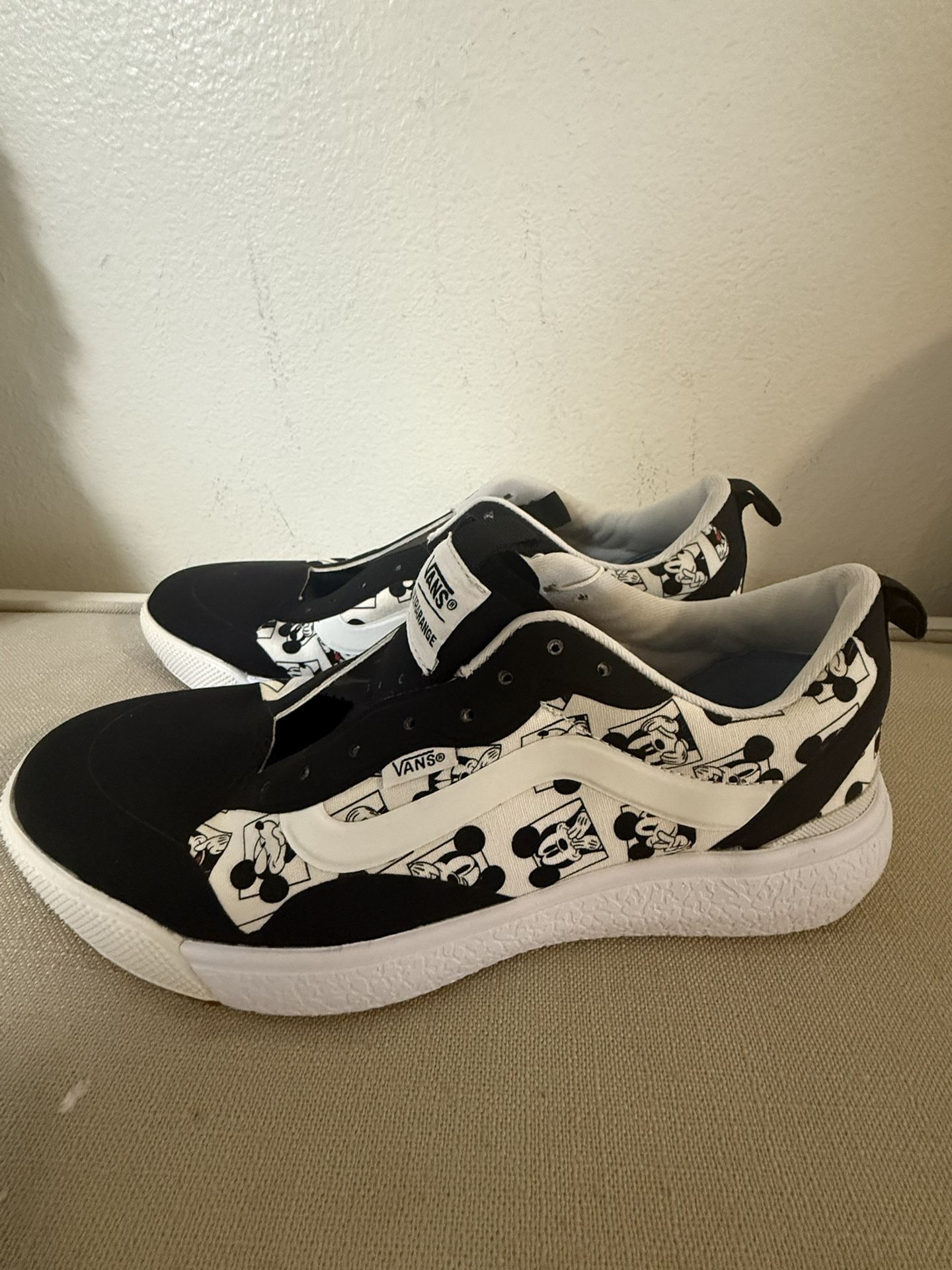 Disney Vans Men’s 8.5 Women’s 10