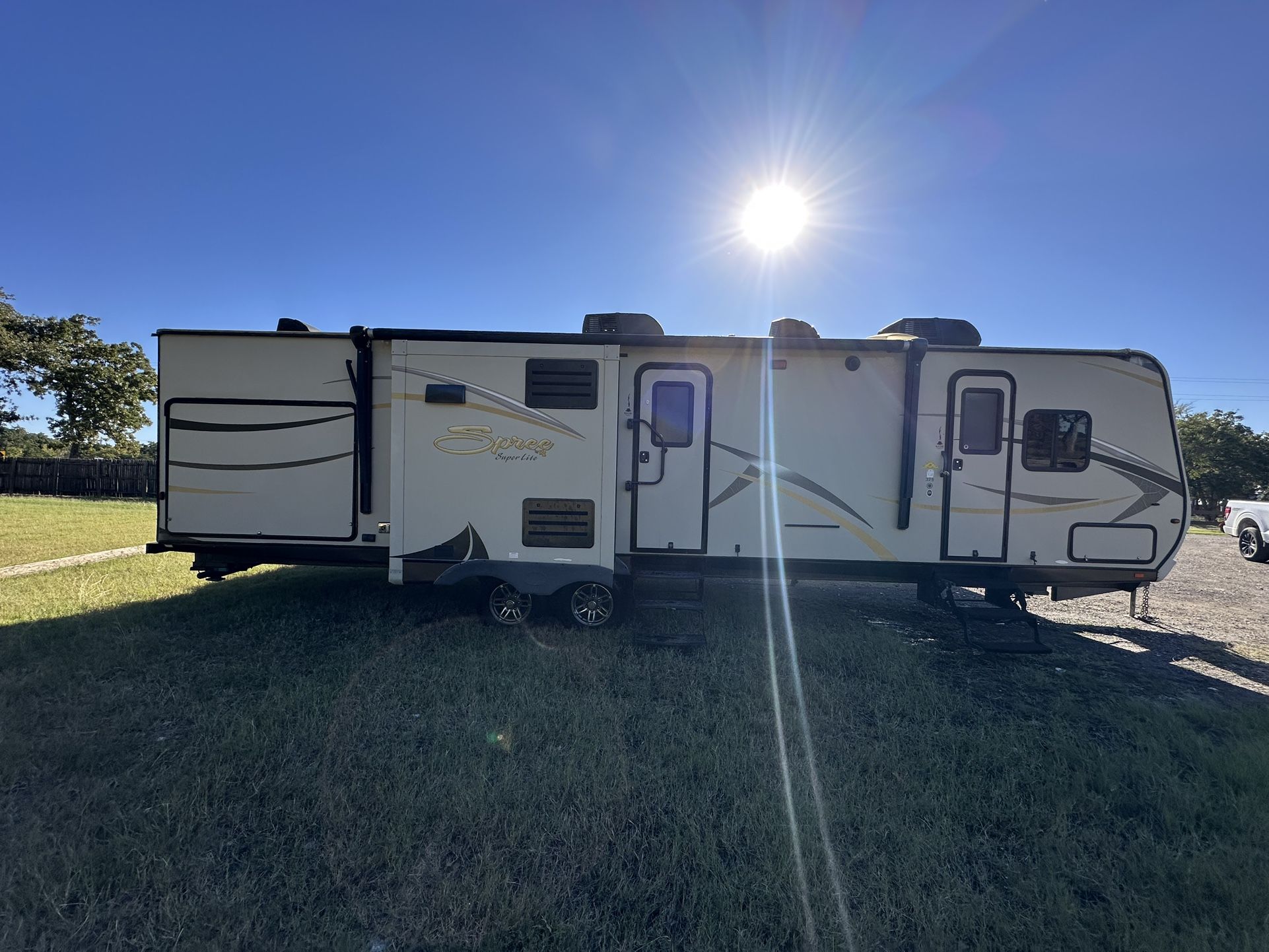 2013 spnee kz super.lite 3 slides bumper pull 31ft No Title Bill Of Sale Sleep 8 central Needs a 50 amp wire