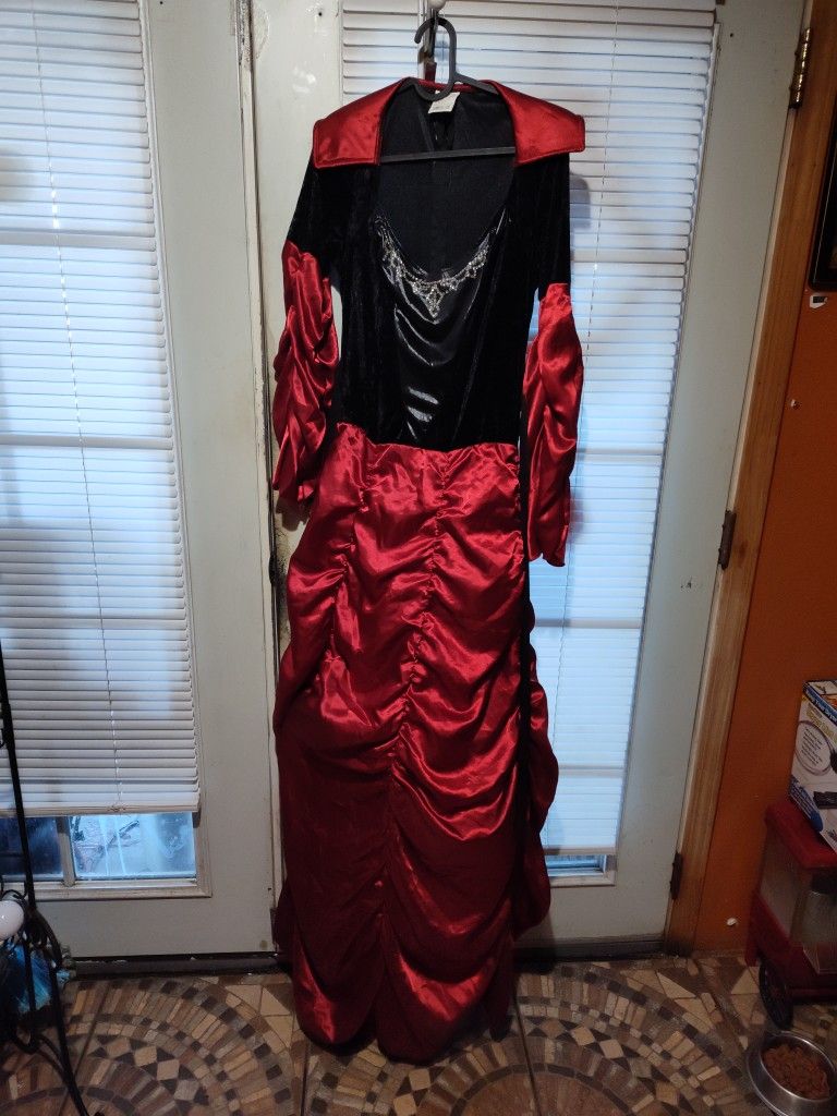 Vampiress Costume
