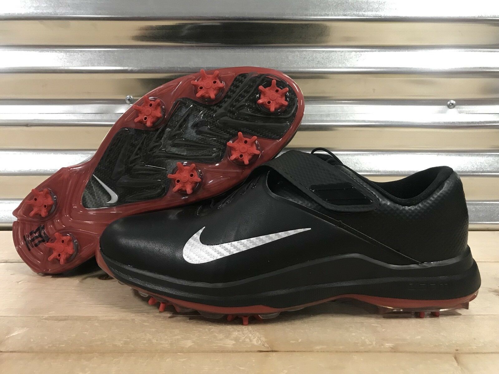 Nike Tiger Woods golf shoes cleats