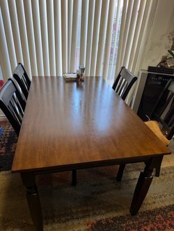 Dining table 5x3.   FREE