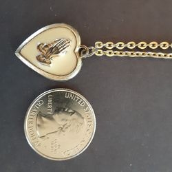 PRAYING HANDS PENDANT with Chain