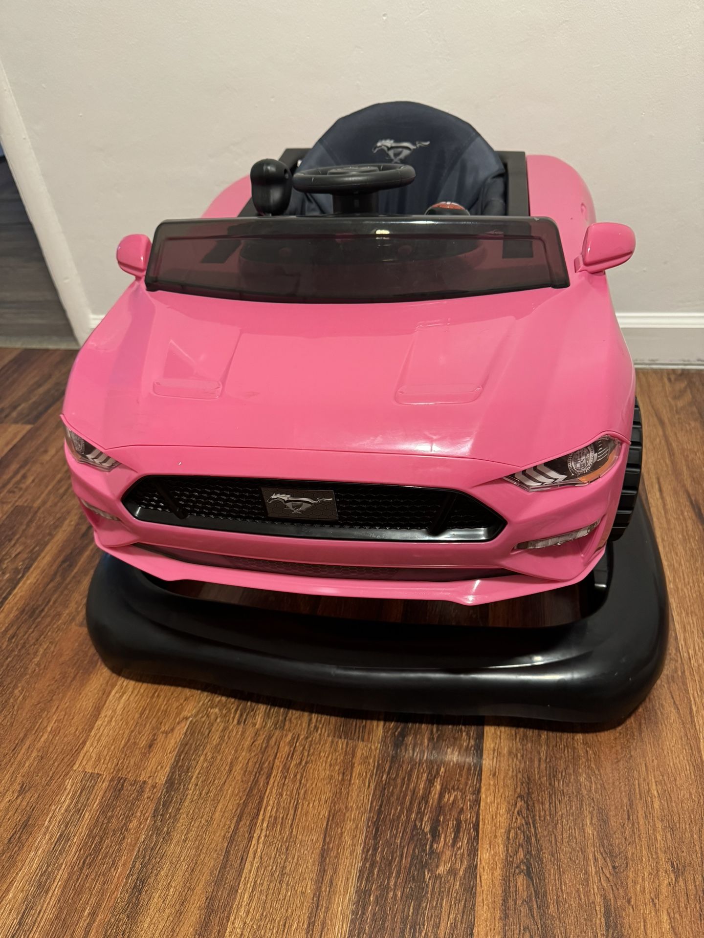 Ford Mustang Walker