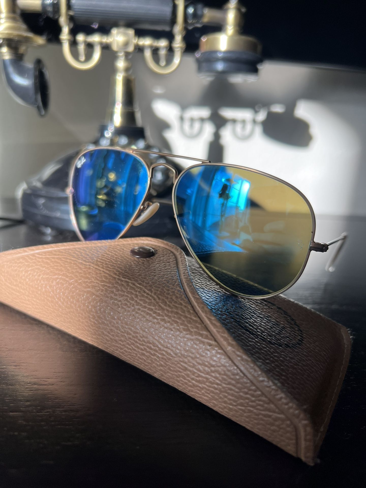 Like-New Ray-Ban Aviator Sunglasses - Gold Frame, Blue 