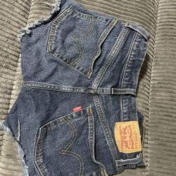 Women’s Levi Shorts