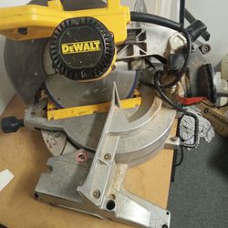 Mitre Table Saw