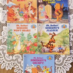 Winnie The Pooh Helping Hands Book Set 