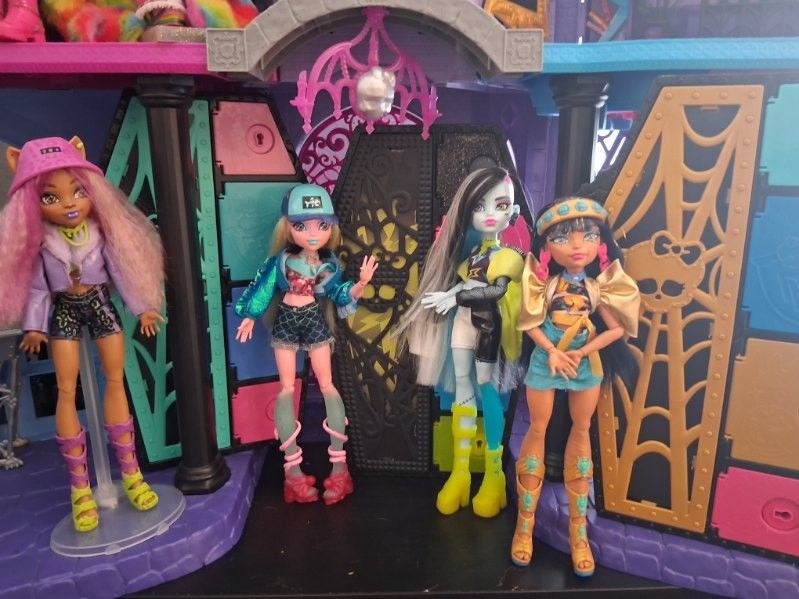 Monster High Skulltimate Secrets Lot