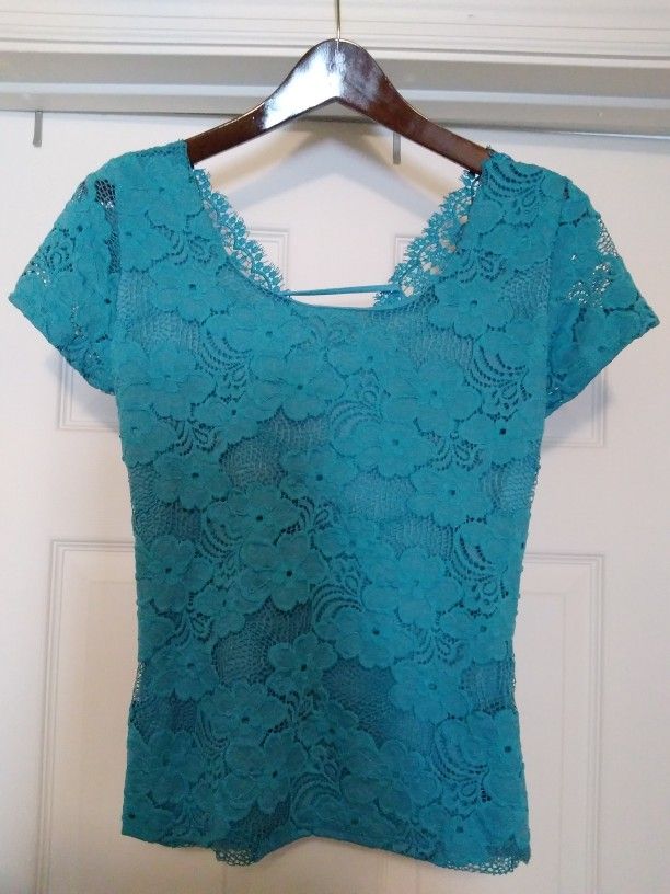Teal shirt sleeve women's blouse size medium never worn