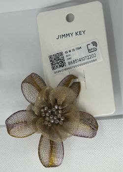 Stylish brooch. Jimmy Key brand. $25.