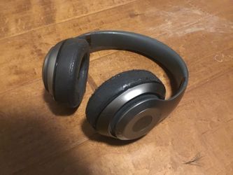 Beats Studio Wireless Over-The-Ear Headphones in Apple’s Space Grey finish