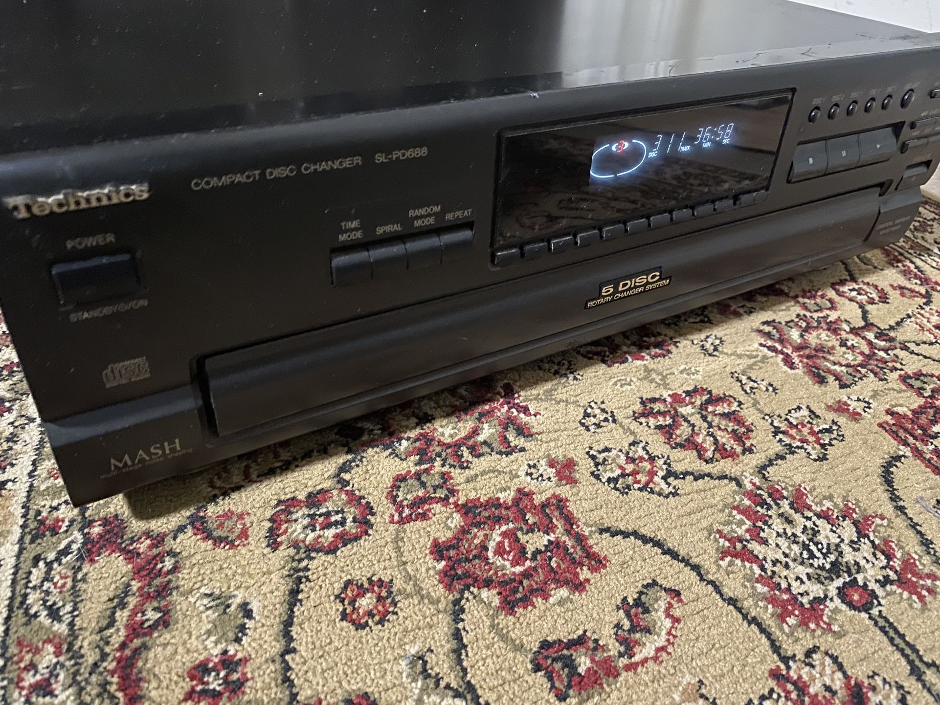 Technics SL-PD688 5 Disc CD Player