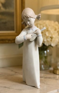 Like NEW Retired LLARDO Girl w Mandolin Guitar PORCELAIN