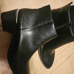 Black Boot 
