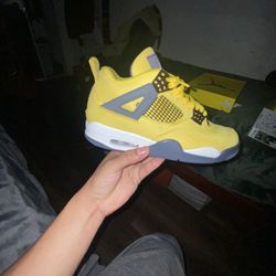Air Jordan 4 Retro Size 8/9.5