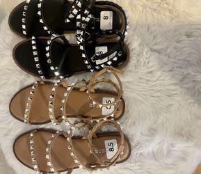 New Never Use Sandals.size 8   8.5