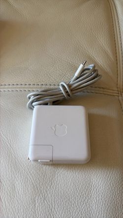 Apple A1718 61W MacBook Power Adapter Charger