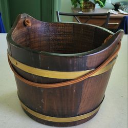 Colonial Style Wood Bucket