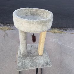 cat tree for pets/ Arbol para Gato casa (details in photos/Detalles en fotos) (good condition/buena Condiciones)