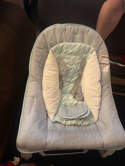 Baby Bouncer Seat with Harness