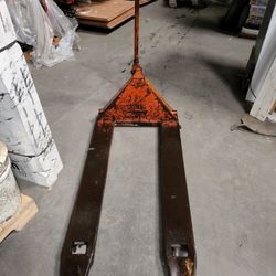 Heavy Duty Pallet Jack Used In Excellent Condition