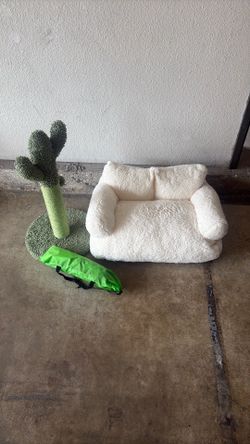 Cat items (bed, scratch post & tent)