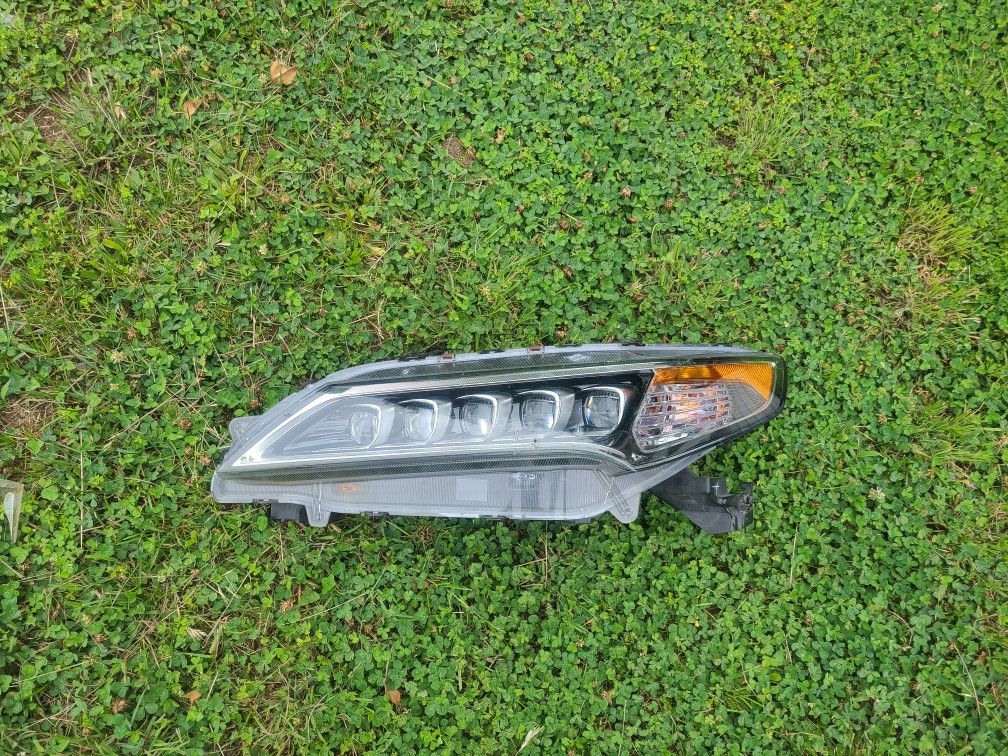 2015-2017 Acura TLX Driver Headlight OEM Complete With Ballast 
