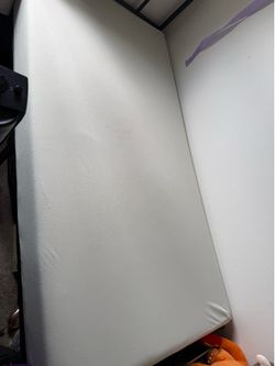 8” Twin Memory Foam Mattress - Very Clean!