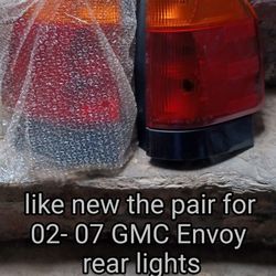 GMC ENVOY 02-07  REAR LIGHTS 
