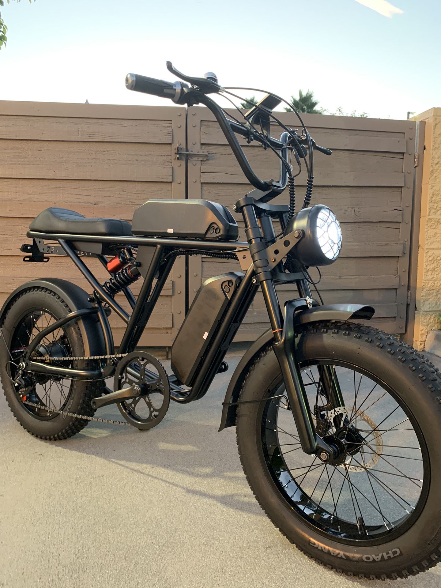 NEW! Electric Bike, Full Suspension, 750 Watt, Dual Battery, Up To 85 Miles (pedal Assist 1), 33MPH, Black 