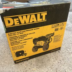 DEWALT 3400 PSI 2.5 GPM Gas Cold Water Pressure Washer with Electric Start Engine