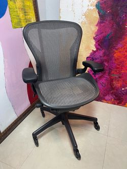 Aaron Chair Herman Miller Medium Size B