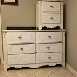 DRESSER & NIGHTSTAND 