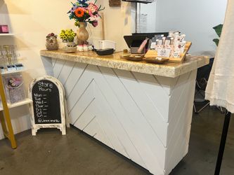Retail Checkout Stand