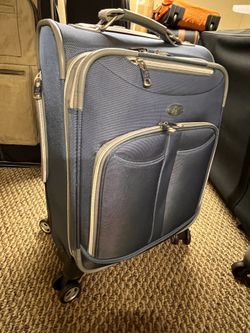 Carry on luggage, Duffle bag with wheels