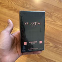 Valentino Born In Roma 3.4 Oz