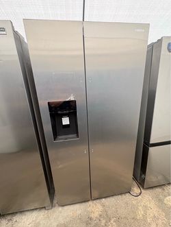 Frigidaire side by side refrigerator.