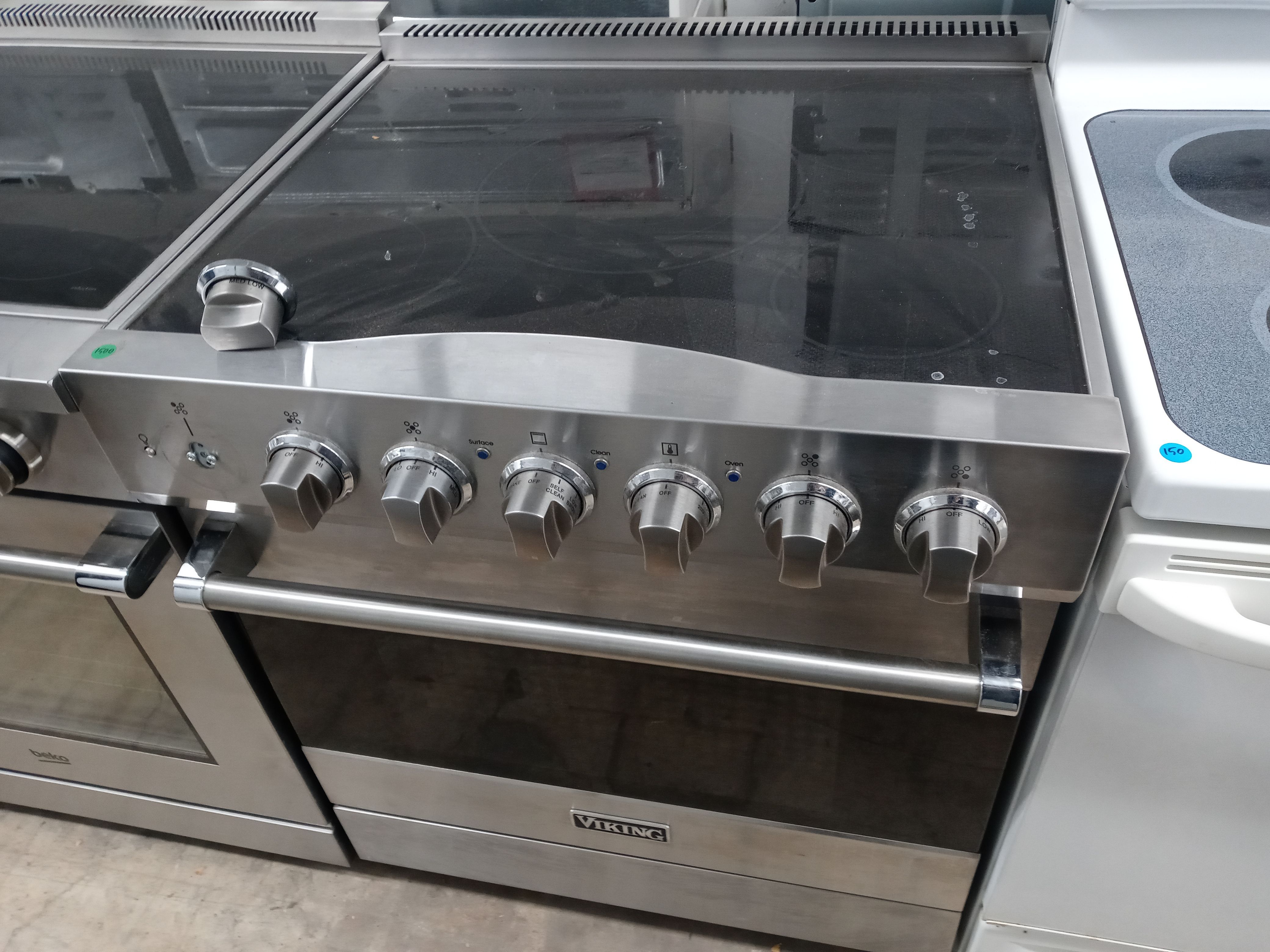 Viking stainless steel glasstop slide-in range - Free delivery