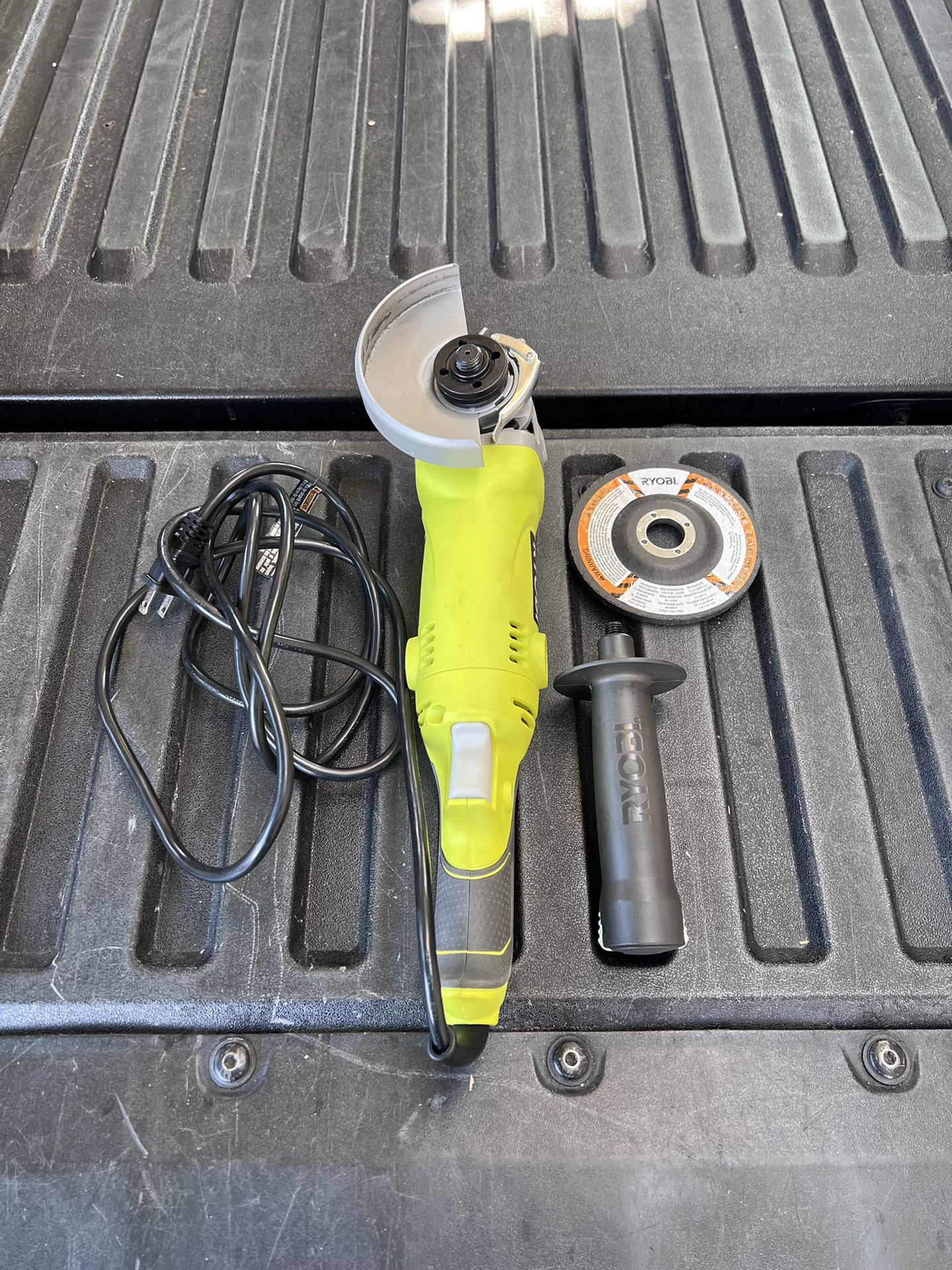 RYOBI 7.5 Amp 4.5 in. Corded Angle Grinder **FIRM PRICE**