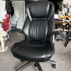 LazBoy Office Chair. Adjustable Height. 