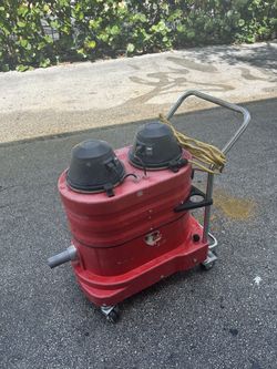 Edco dust vacuum