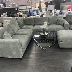 Secciónal Include Ottoman 😍