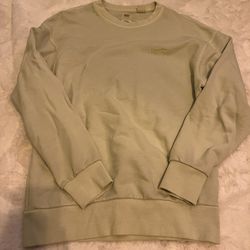 LEVI’s light green sweater