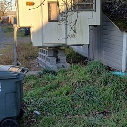 Polomino truck Camper.    Fits   7feet ongway     4feet 1 Inch  From   '÷elwell.  To 'Weil