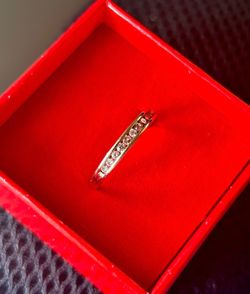 10k Gold Ring Band With Diamonds Size 7