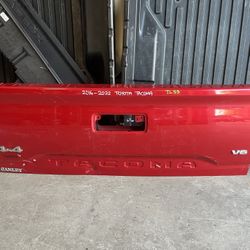 2016-2017-2017-2018-2019-2020-2021-2022-2023 TOYOTA TACOMA TAILGATE OEM USED